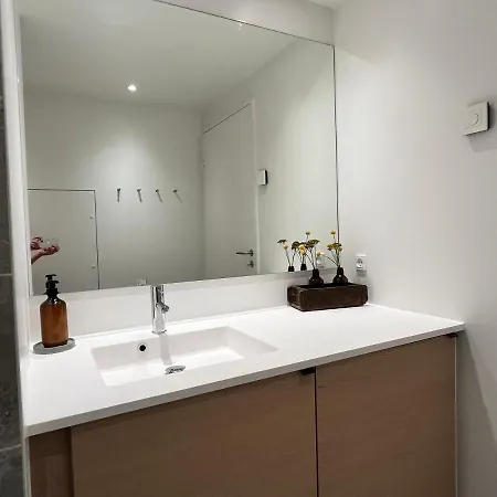 Directly To Seafront Of Bassin 7 With Big Balcony And Free Parking Apartamento