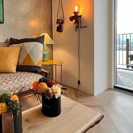 Апартаменты Directly To Seafront Of Bassin 7 With Big Balcony And Free Parking *
